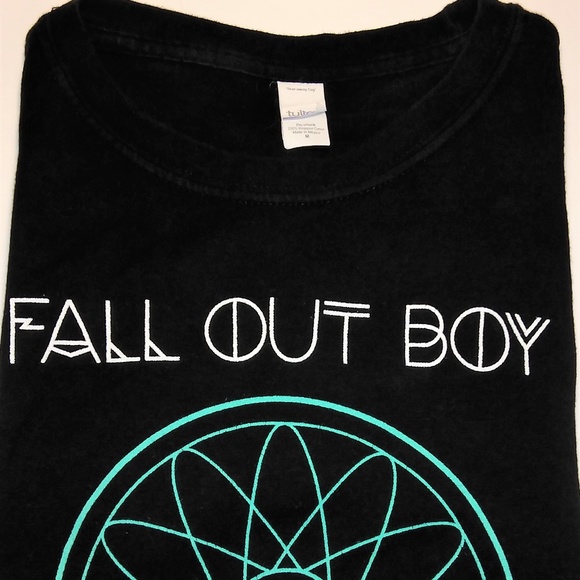 FALL OUT BOY BAND TEE - Picture 5 of 5